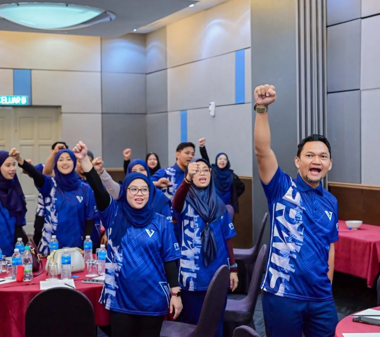 Pasukan Veratis menyertai aktiviti pembelajaran dan penglibatan